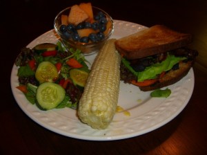 You can't see the bacon too well in the BLT, but trust me. It's in there. Hehe.